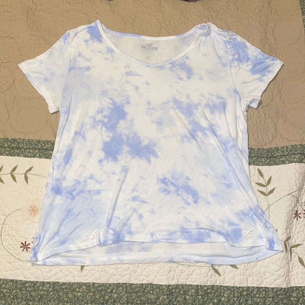 Hollister t-shirt